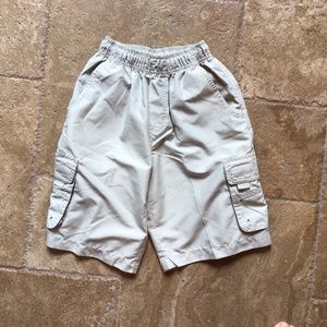 Quiksilver boys khaki shorts size small (8/10)